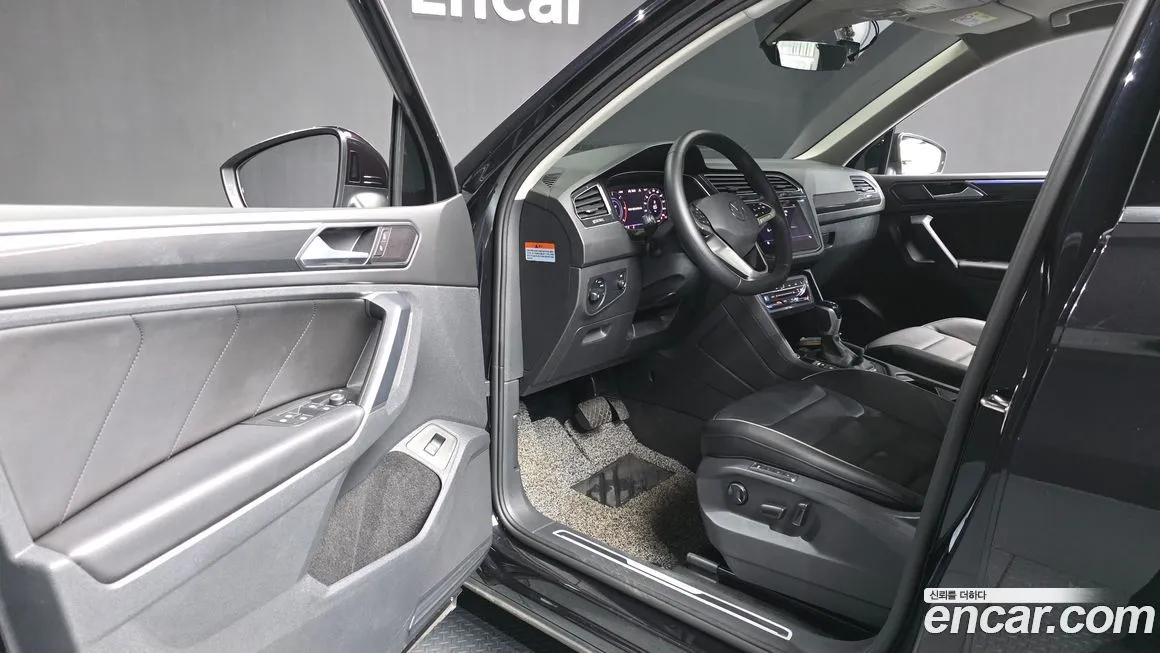 Volkswagen Tiguan — фото 10