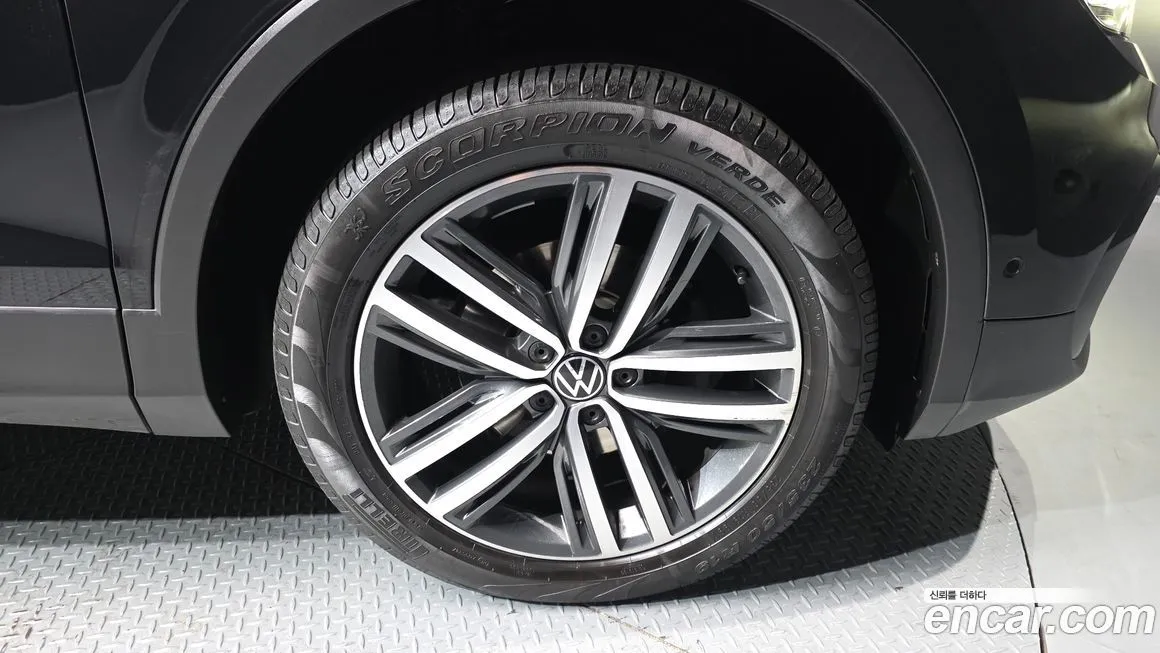 Volkswagen Tiguan — фото 6