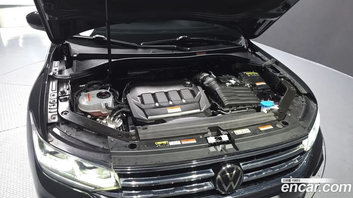Volkswagen Tiguan — фото 8