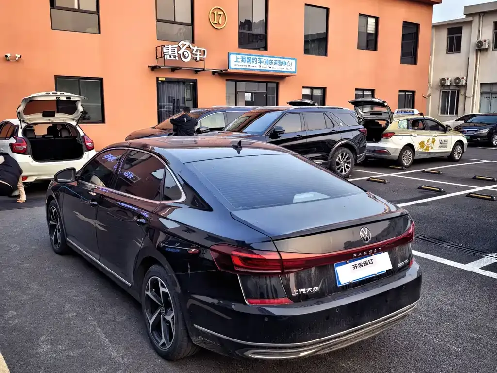 Volkswagen Passat — фото 7