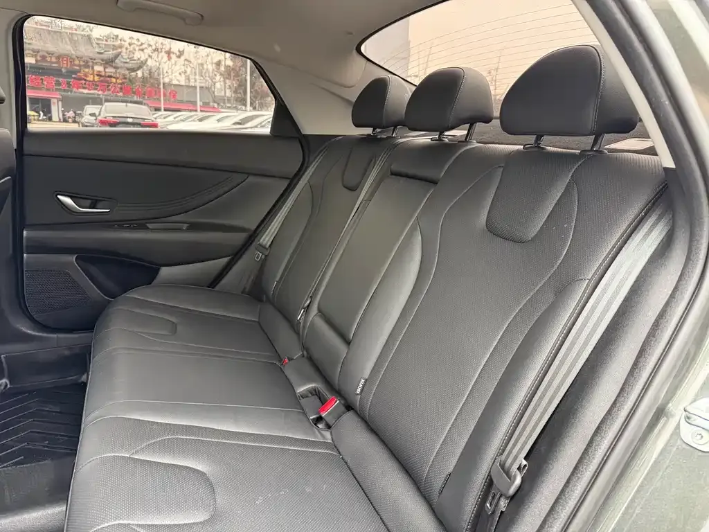Hyundai Elantra 2024 из CN, фото 2
