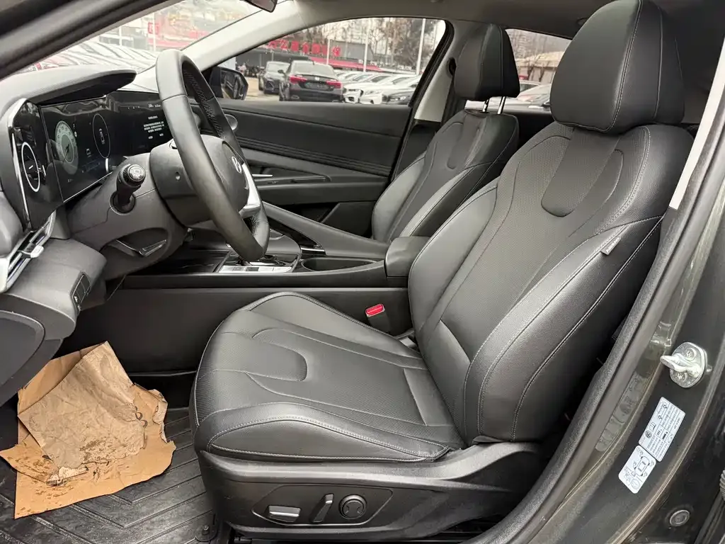 Hyundai Elantra 2024 из CN, фото 3