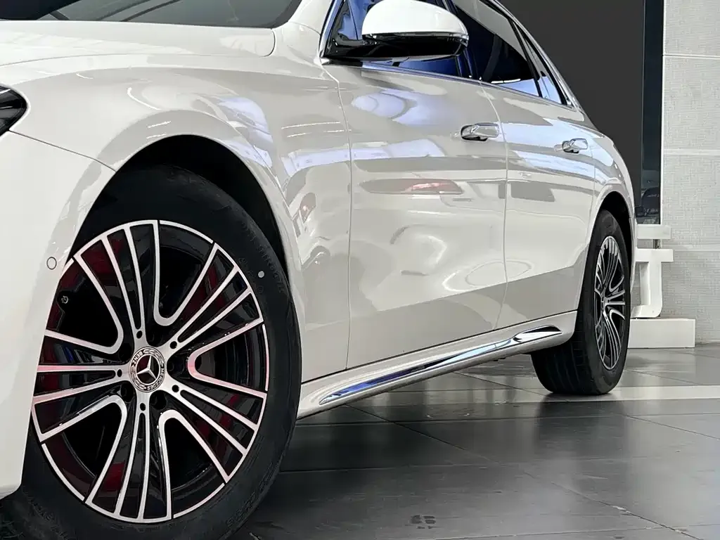 Mercedes-Benz E-Class — фото 10