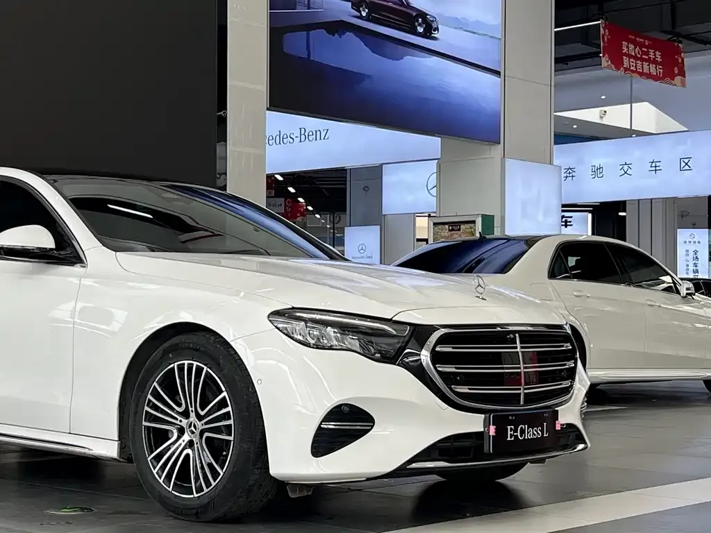 Mercedes-Benz E-Class — фото 7