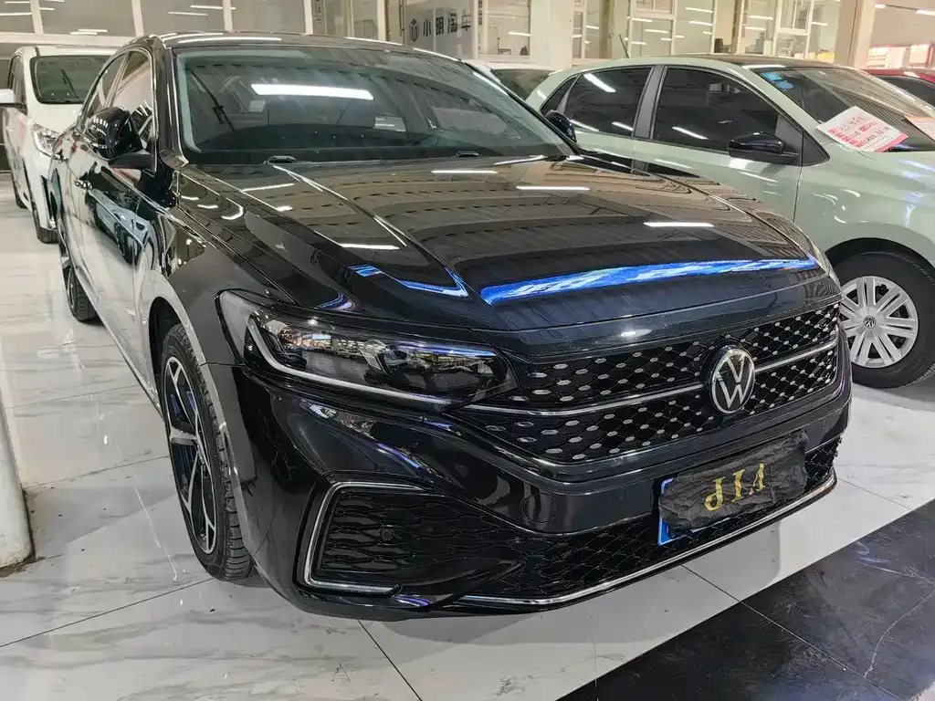 Volkswagen Passat 2023 из CN, фото 9