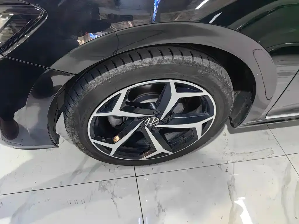 Volkswagen Passat 2023 из CN, фото 10