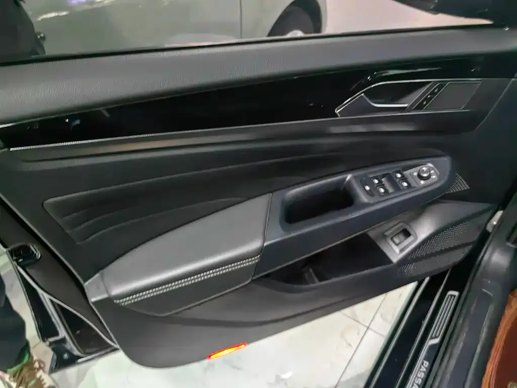Volkswagen Passat 2023 из CN, фото 3