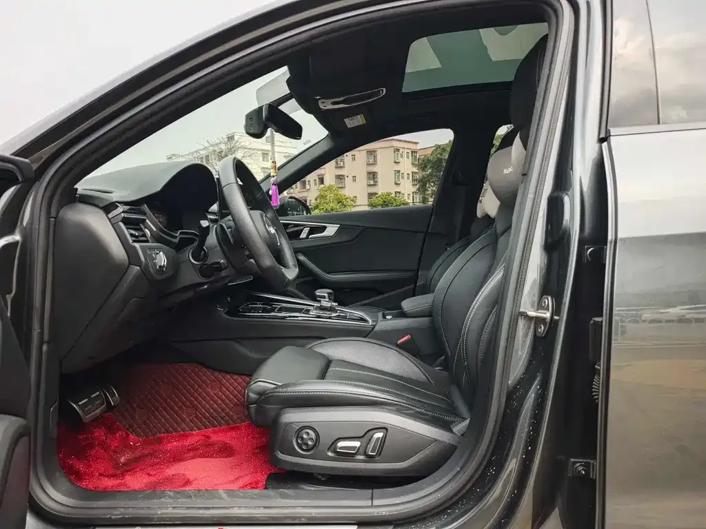 Audi A4L 2024 из CN, фото 4