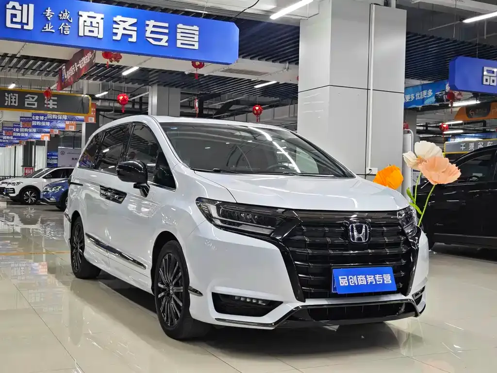 Honda Elysion 2024 из CN, фото 6