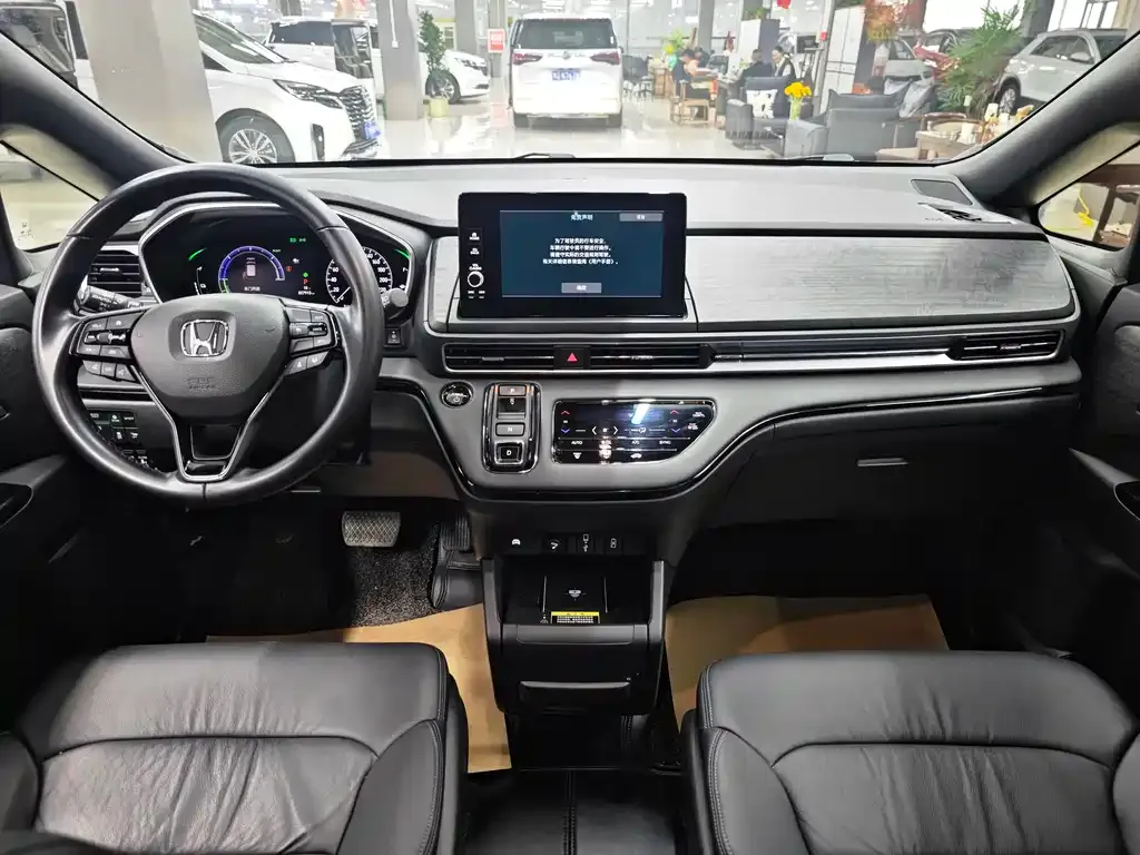 Honda Elysion 2024 из CN, фото 5