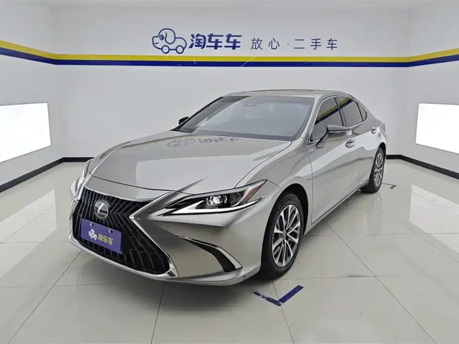 Lexus ES — фото 1