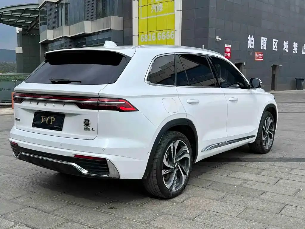 Geely Xingyue L — фото 9