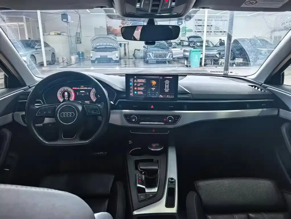 Audi A4L 2022 из CN, фото 3