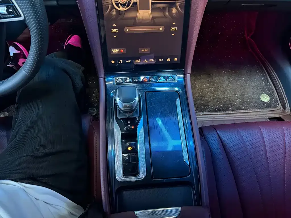 Hongqi H5 2025 из CN, фото 6