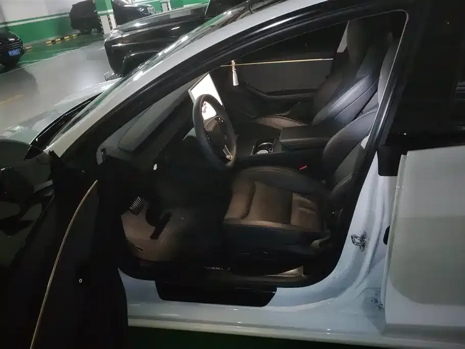 Tesla Model 3 — фото 3