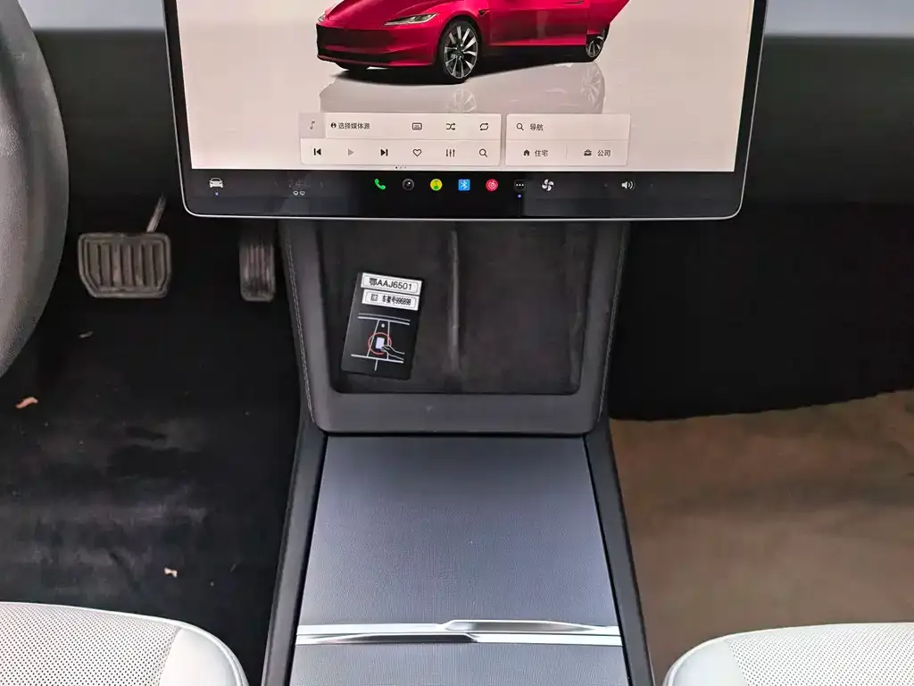 Tesla Model 3 — фото 2