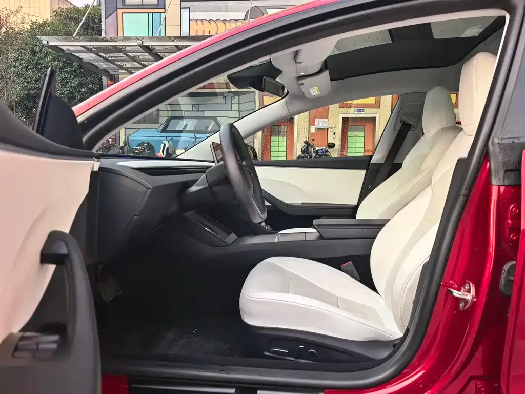 Tesla Model 3 — фото 5