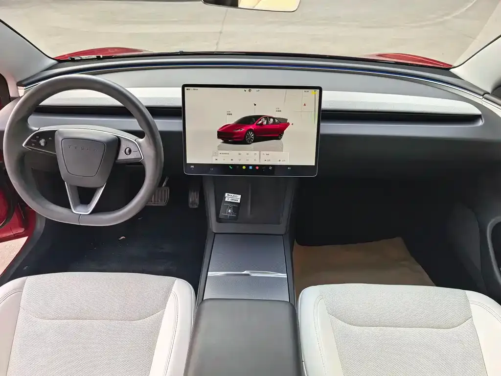 Tesla Model 3 — фото 8