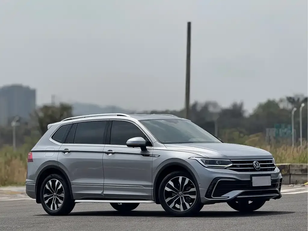 Volkswagen Tiguan L — фото 3