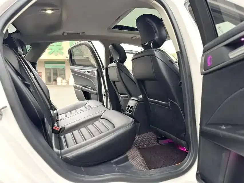 Ford Mondeo 2021 из CN, фото 4