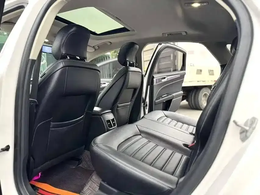 Ford Mondeo 2021 из CN, фото 3