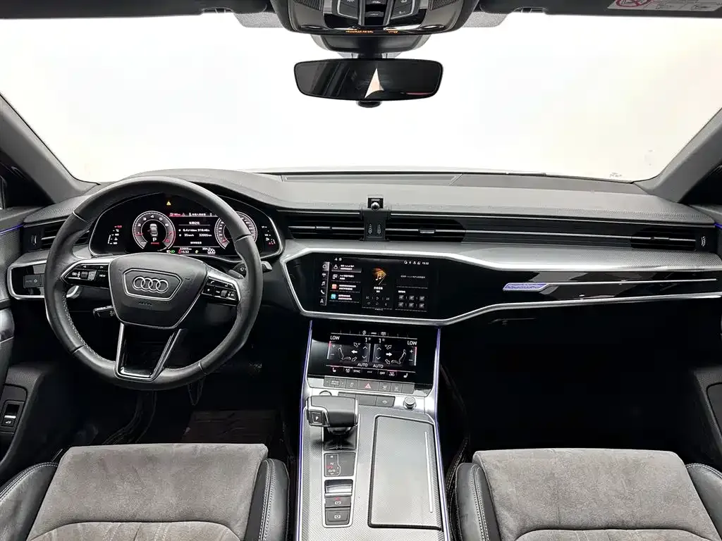Audi A6L — фото 6