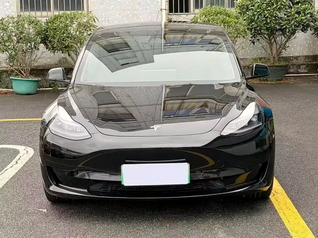Tesla Model 3 — фото 9