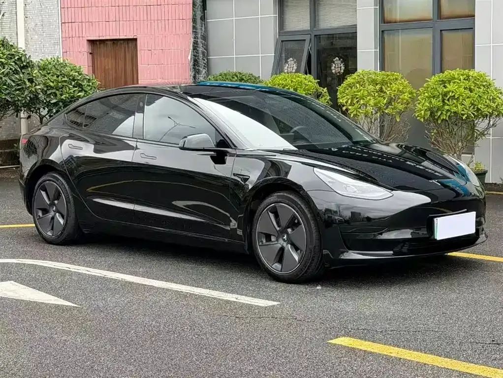 Tesla Model 3 — фото 5