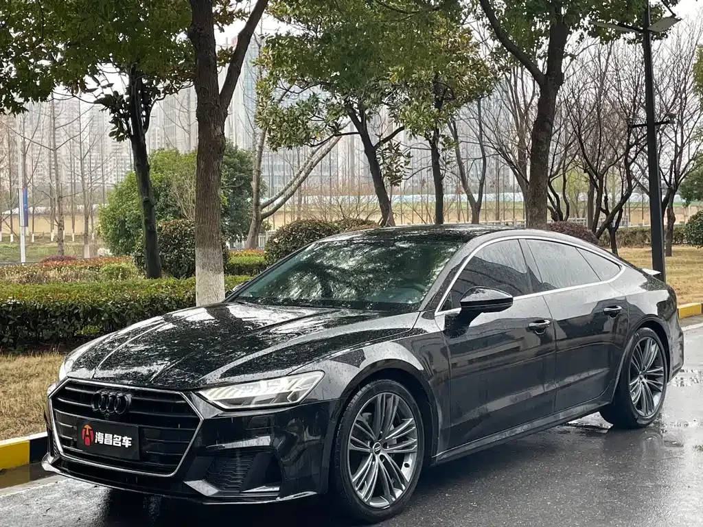 Audi A7 — фото 1