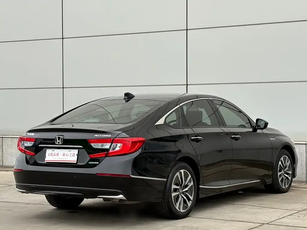 Honda Accord — фото 9