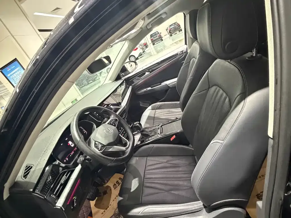 Volkswagen Passat 2022 из CN, фото 4