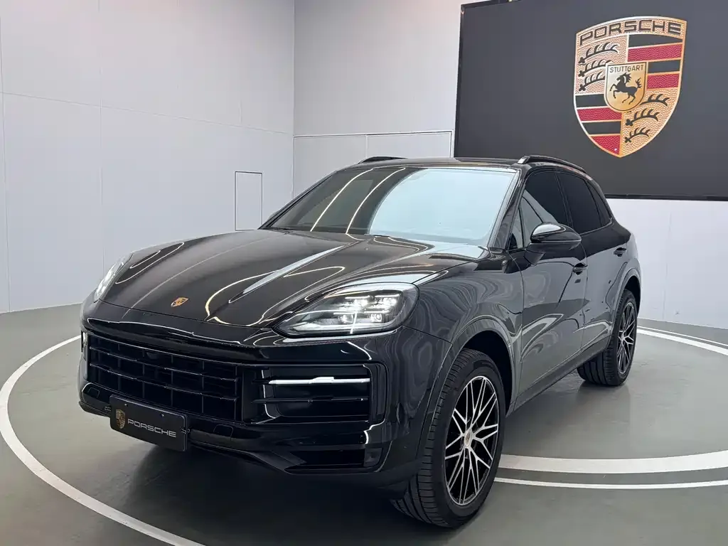 Porsche Cayenne — фото 1