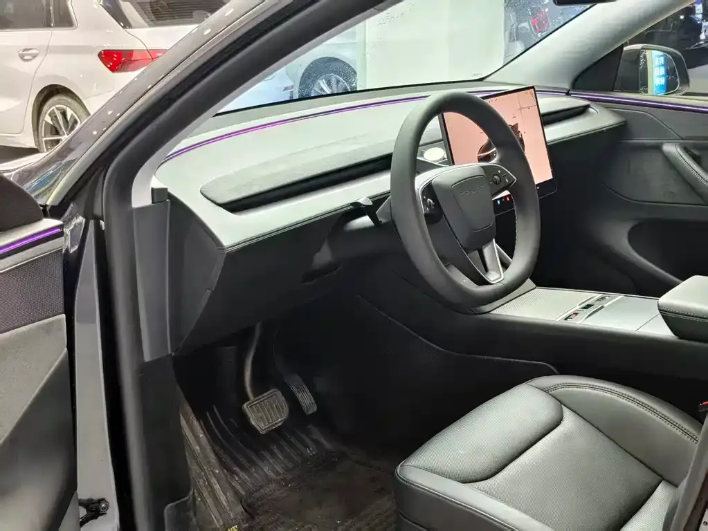 Tesla Model Y — фото 4