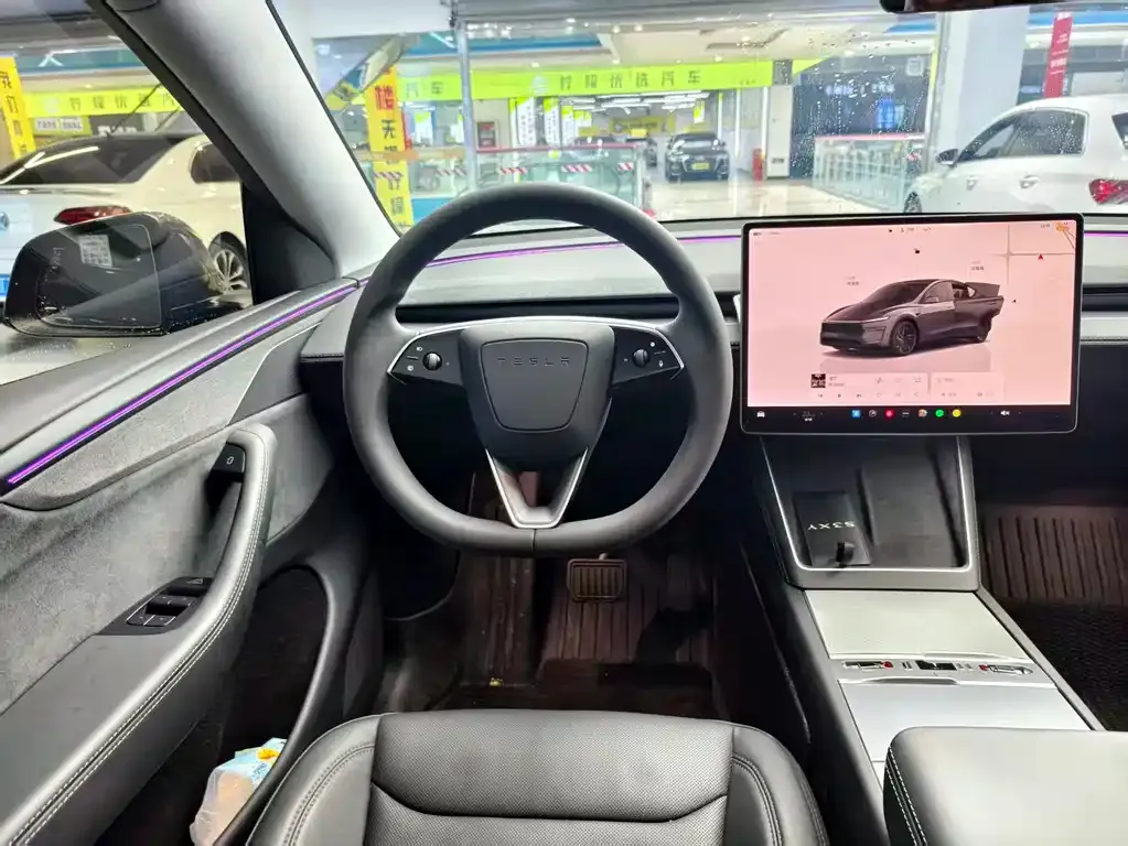 Tesla Model Y — фото 6
