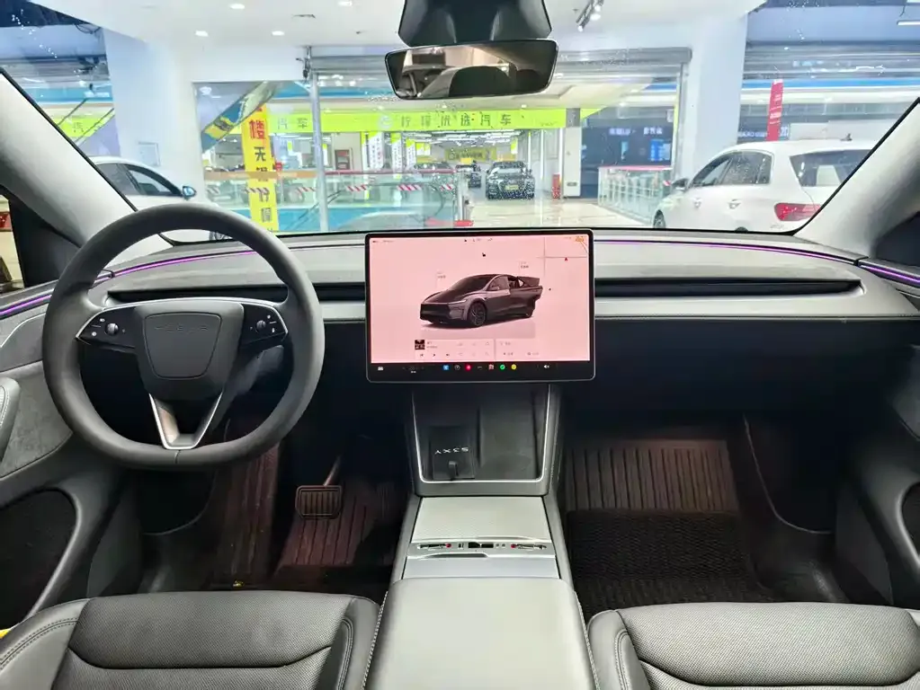 Tesla Model Y — фото 10