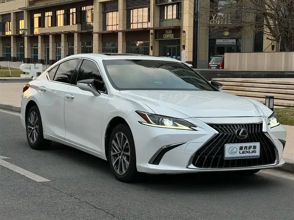 Lexus ES — фото 9