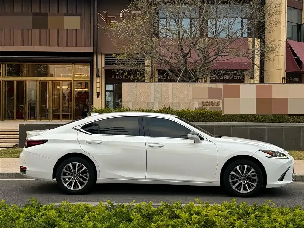 Lexus ES — фото 8