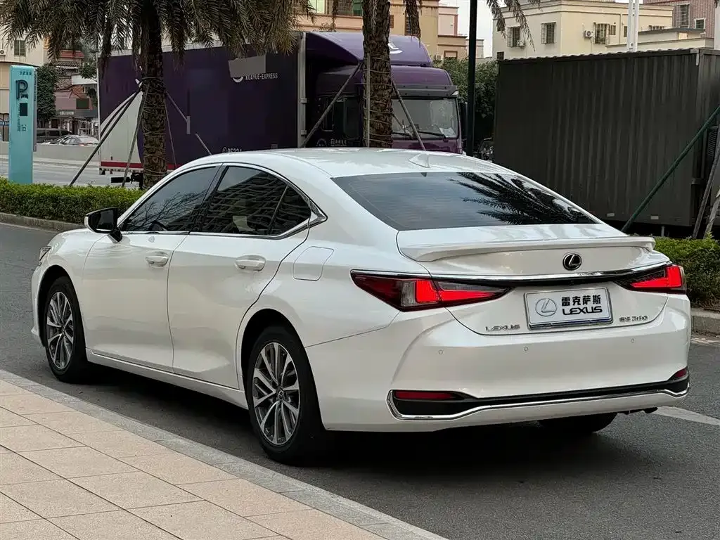 Lexus ES — фото 3
