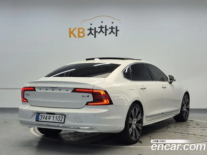 Volvo S90 2023 из KR, фото 3