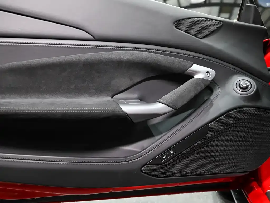 Ferrari F8 — фото 5