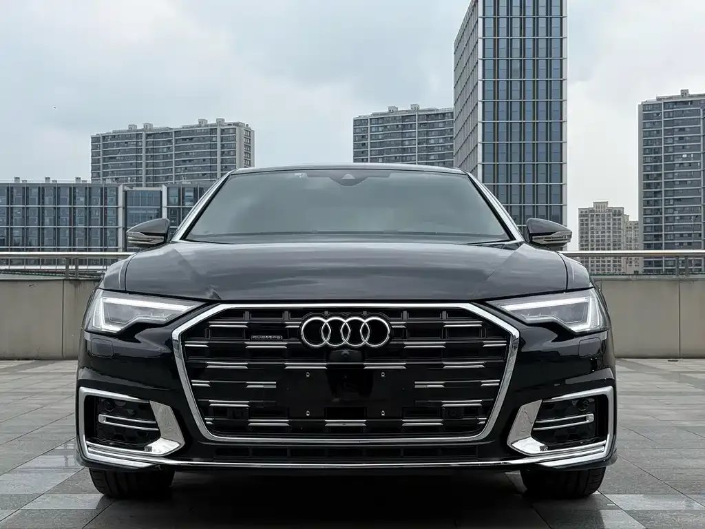 Audi A6L — фото 1