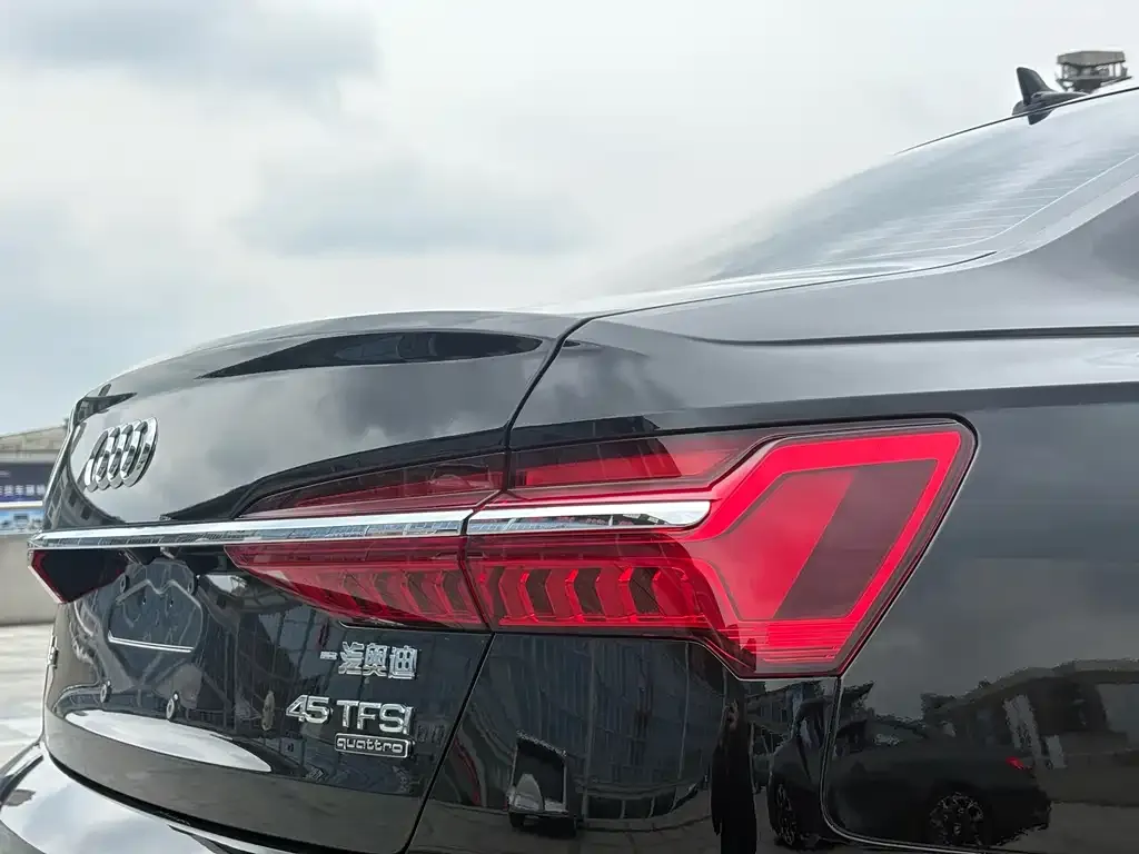 Audi A6L — фото 7