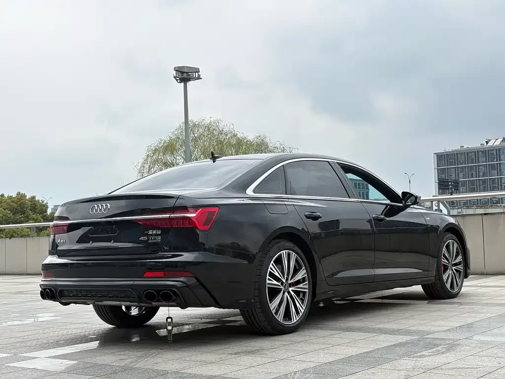 Audi A6L — фото 6