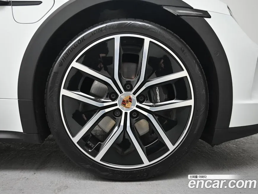 Porsche Taycan 2025 из KR, фото 10
