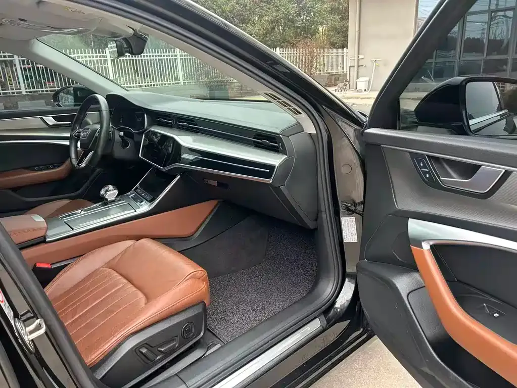 Audi A6L 2021 из CN, фото 3