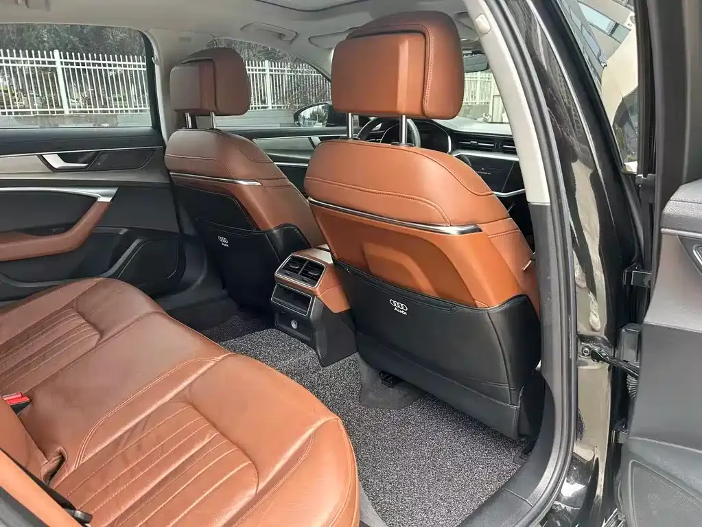 Audi A6L 2021 из CN, фото 5