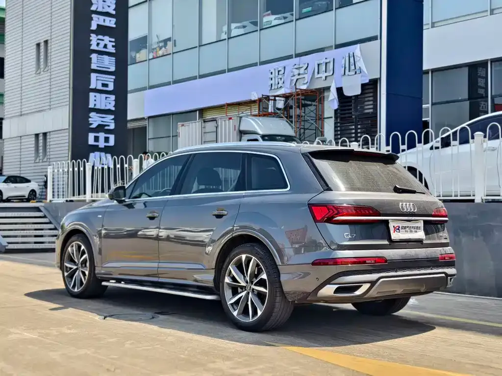 Audi Q7 — фото 3