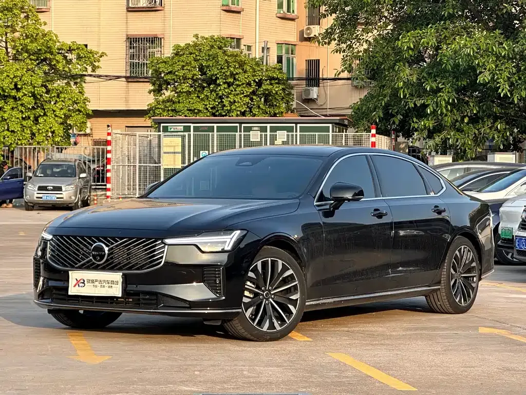 Volvo S90 2025 из CN, фото 1