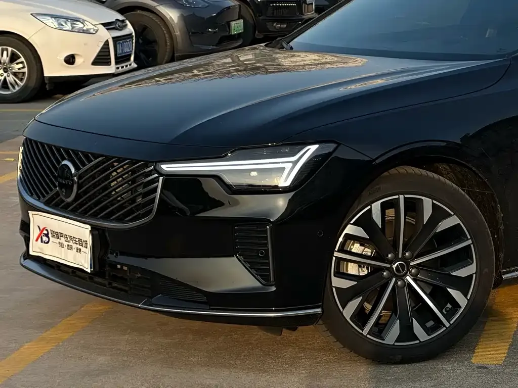 Volvo S90 2025 из CN, фото 3