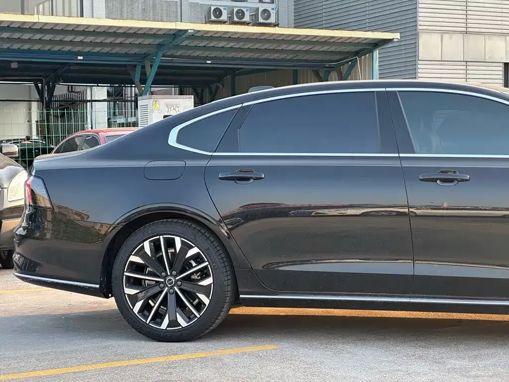 Volvo S90 2025 из CN, фото 6